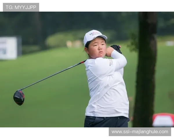 汇丰青少年总决赛女子B组李知颐后九洞强势反超以69杆惊艳表现夺得冠军